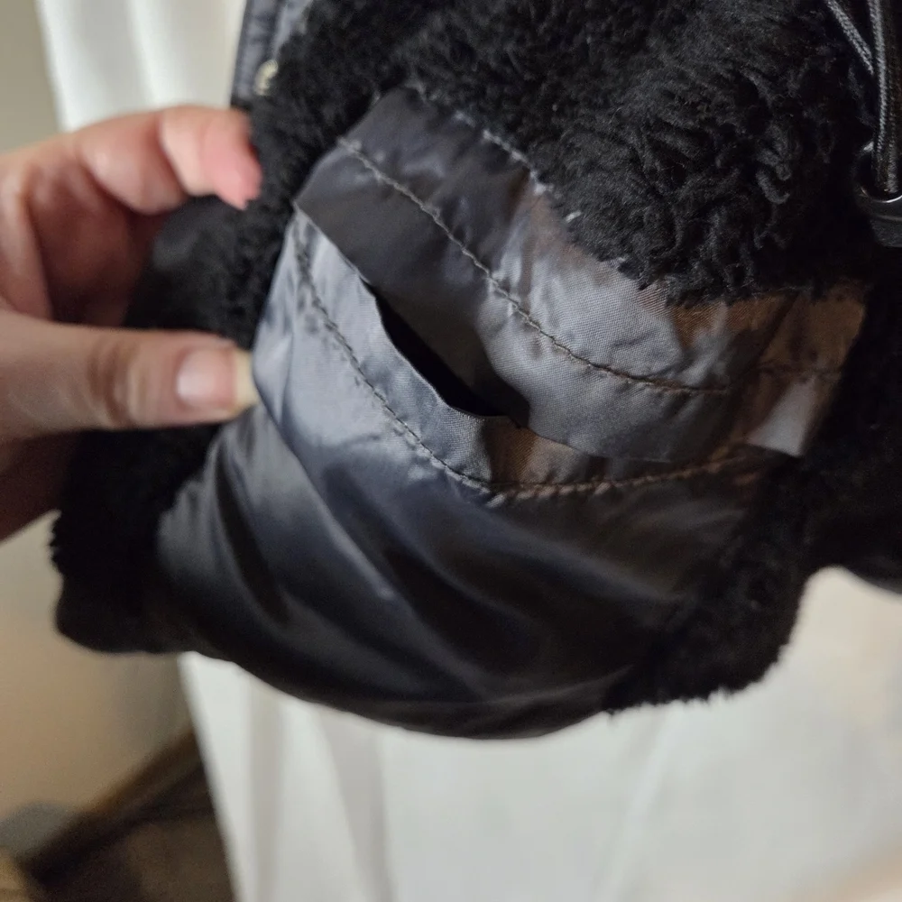 Roper Women's Sleek Black Down Filled Quilted Vest Detatchable Hood Size L